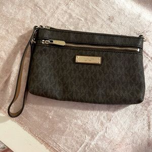 Michael Kors MK Wristlet
